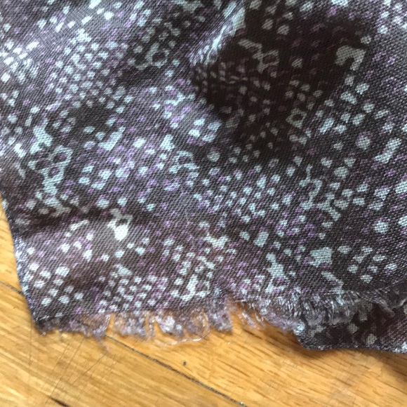 🍁LOFT lightweight scarf 📚 - Picture 2 of 7